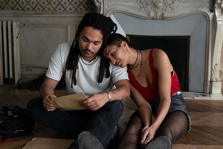 Ведула Беднаровамен порно видео Порно жігіт саусағымен сипады