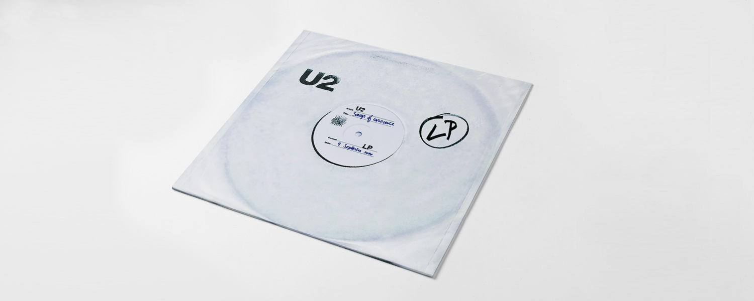 U2 явно намекают своей обложкой, что планировали записать как минимум «Белый альбом» или начать с чистого листа — но не получилось ни того ни другого