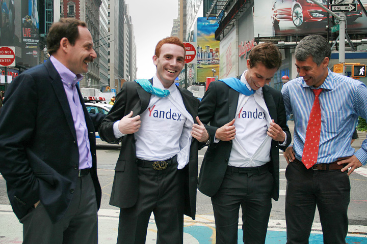 Руководство «Яндекса» (Аркадий Волож, Ростислав Шоргин, Сергей Файфер, Илья Сегалович) в Нью-Йорке в день выхода компании на NASDAQ, май 2011 года