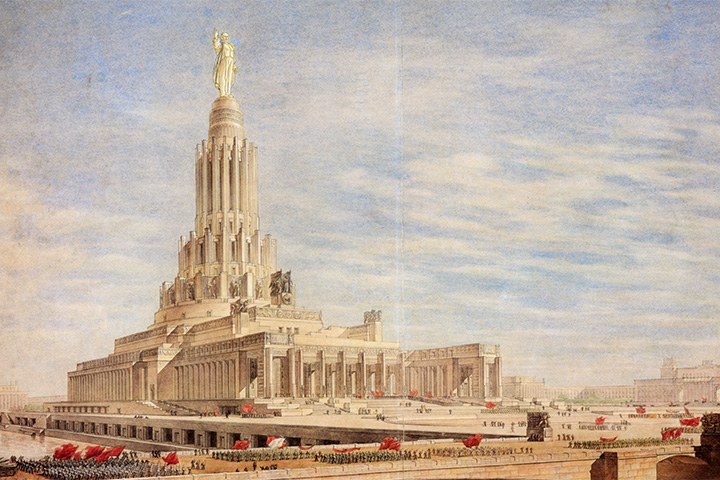 Дворец Советов должен был стать восьмой сталинской высоткой. Ради его возведения в 1931 году снесли храм Христа Спасителя. В 1941 году проект заморозили, а позже в фундаменте дворца построили бассейн «Москва»