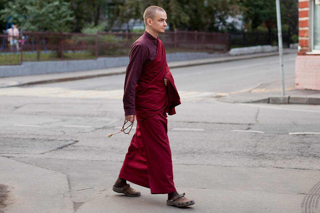 Монах в штанах читать. Лобсанг Тенпа. Буддийский монах Лобсанг. Монах Шаолинь дзен.