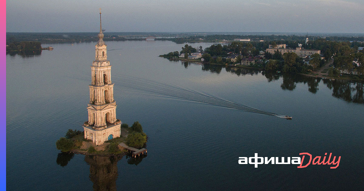 Церковь на берегу реки река Волга