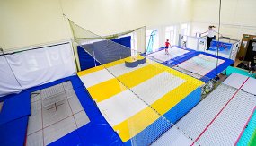 детская комната батуты игровая. Смотреть фото детская комната батуты игровая. Смотреть картинку детская комната батуты игровая. Картинка про детская комната батуты игровая. Фото детская комната батуты игровая