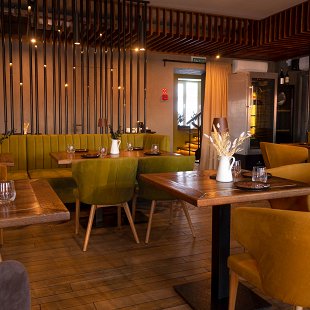 Фото ресторана: Red Wall