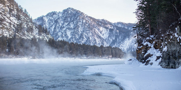 Зачем ехать на Алтай зимой: контакт с природой без толп туристов и горные лыжи