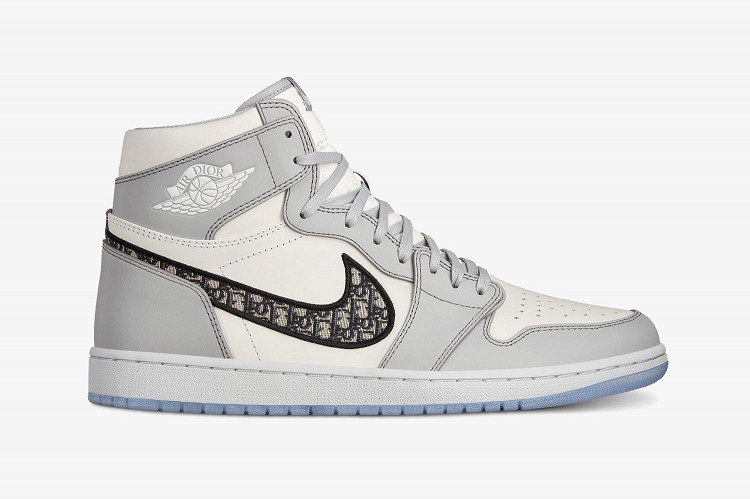 hibbett vapormax plus