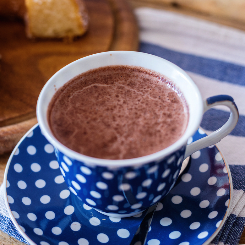 Как сварить какао на молоке, 5 самых вкусных рецептов с кофе, фруктами и зефиром