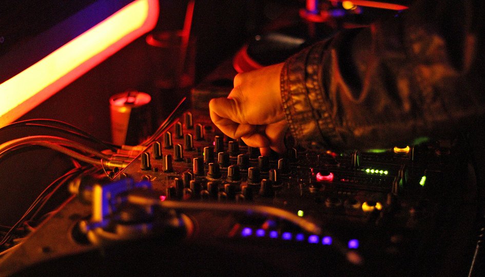 Концерт Agatha & Wolf, DJs Alex One, Makapell, Уфа Концерты: Agatha & Wolf, DJs Alex One, Makapell, Уфа