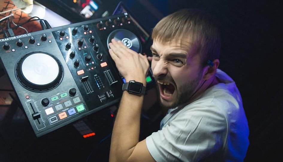 Концерты: «Горячая суббота»: DJs Kovalev, Loboykoff Концерты: «Горячая суббота»: DJs Kovalev, Loboykoff