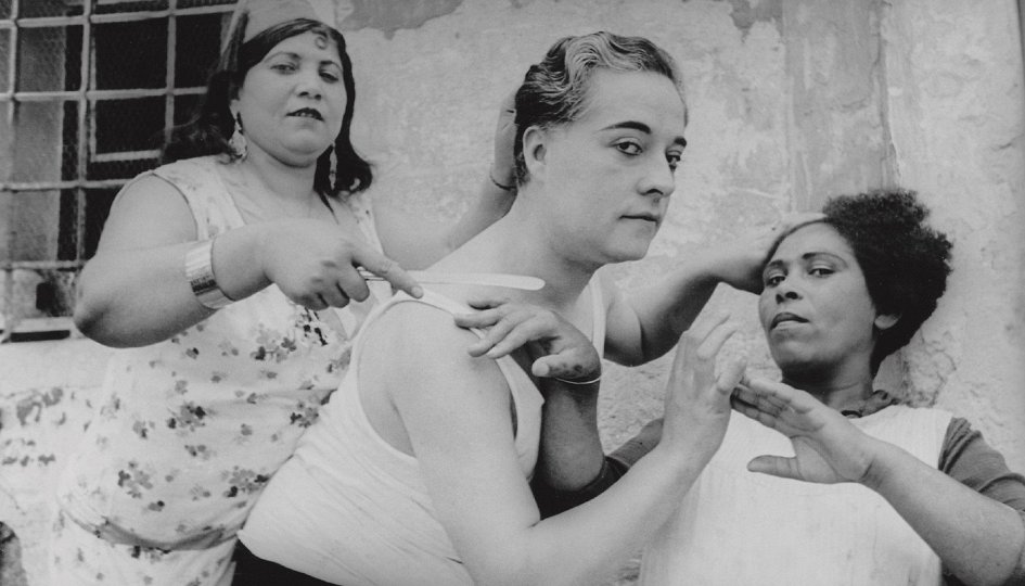 Выставка Фотоальбом Анри Картье-Брессона. 1932–1946, Москва Выставки: Фотоальбом Анри Картье-Брессона. 1932–1946, Москва