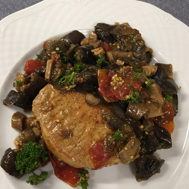 Рецепт Свинина, запеченная с грибами, помидорами и баклажанами