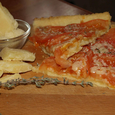 Рецепт Открытый пирог с помидорами, тимьяном и сыром