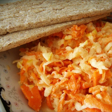Рецепт Салат из моркови с хреном
