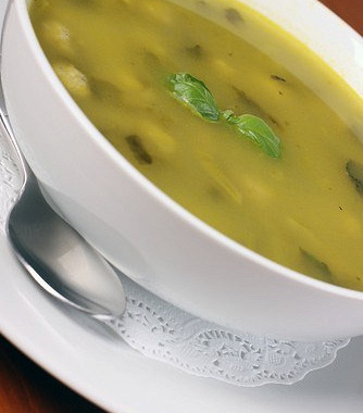 Рецепт Сливочный суп из курицы со шпинатом, сельдереем и зеленым горошком