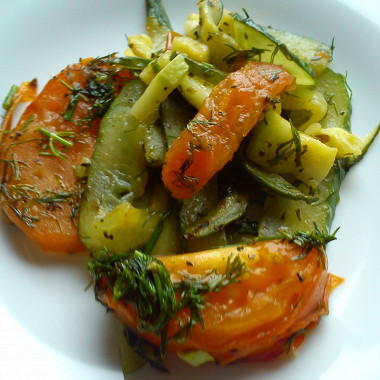 Рецепт Теплый салат из овощей с молодым картофелем