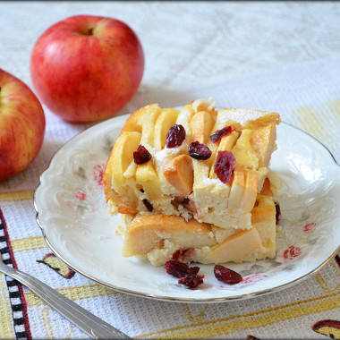Рецепт Творожно-яблочная запеканка с клюквой