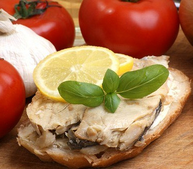 Рецепт Бутерброды со скумбрией и лимоном