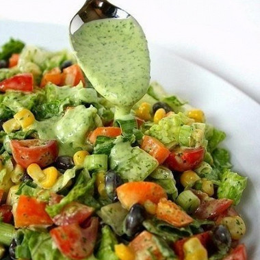 Рецепт Овощной фитнес-салат с соусом из авокадо