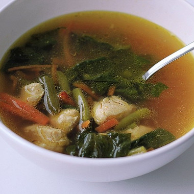 Рецепт Куриный суп со стручковой фасолью и шпинатом