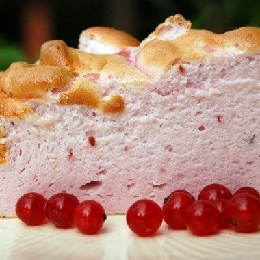 Рецепт Воздушный белковый торт с ягодами