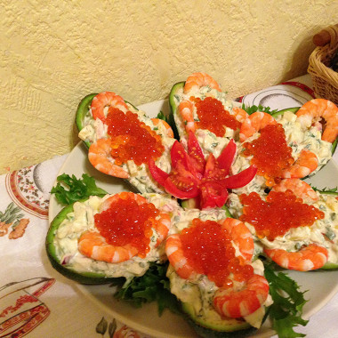 Рецепт Салат с креветками в лодочках из авокадо