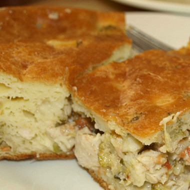 Рецепт Заливной пирог с курицей и брокколи